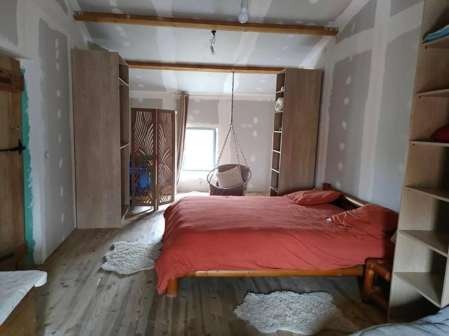 Gite La Roche Paisible Saint-Julien-de-Coppel ภายนอก รูปภาพ